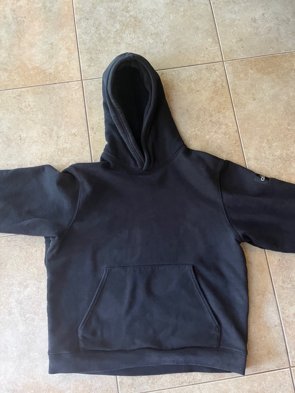 ALO Yoga Black Crewneck Hoodie with Kangaroo Pocket
